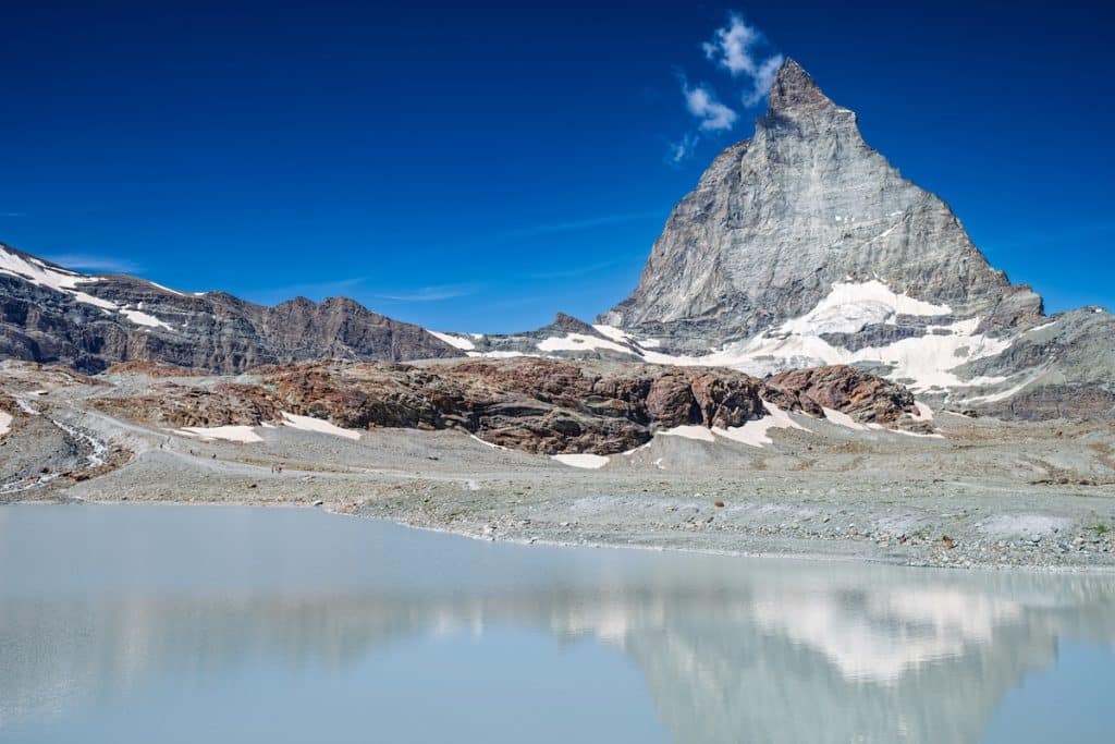 Theodulgletschersee avec le Cervin en arrière-plan, lac d'altitude à 2851 mètres dans le Valais
